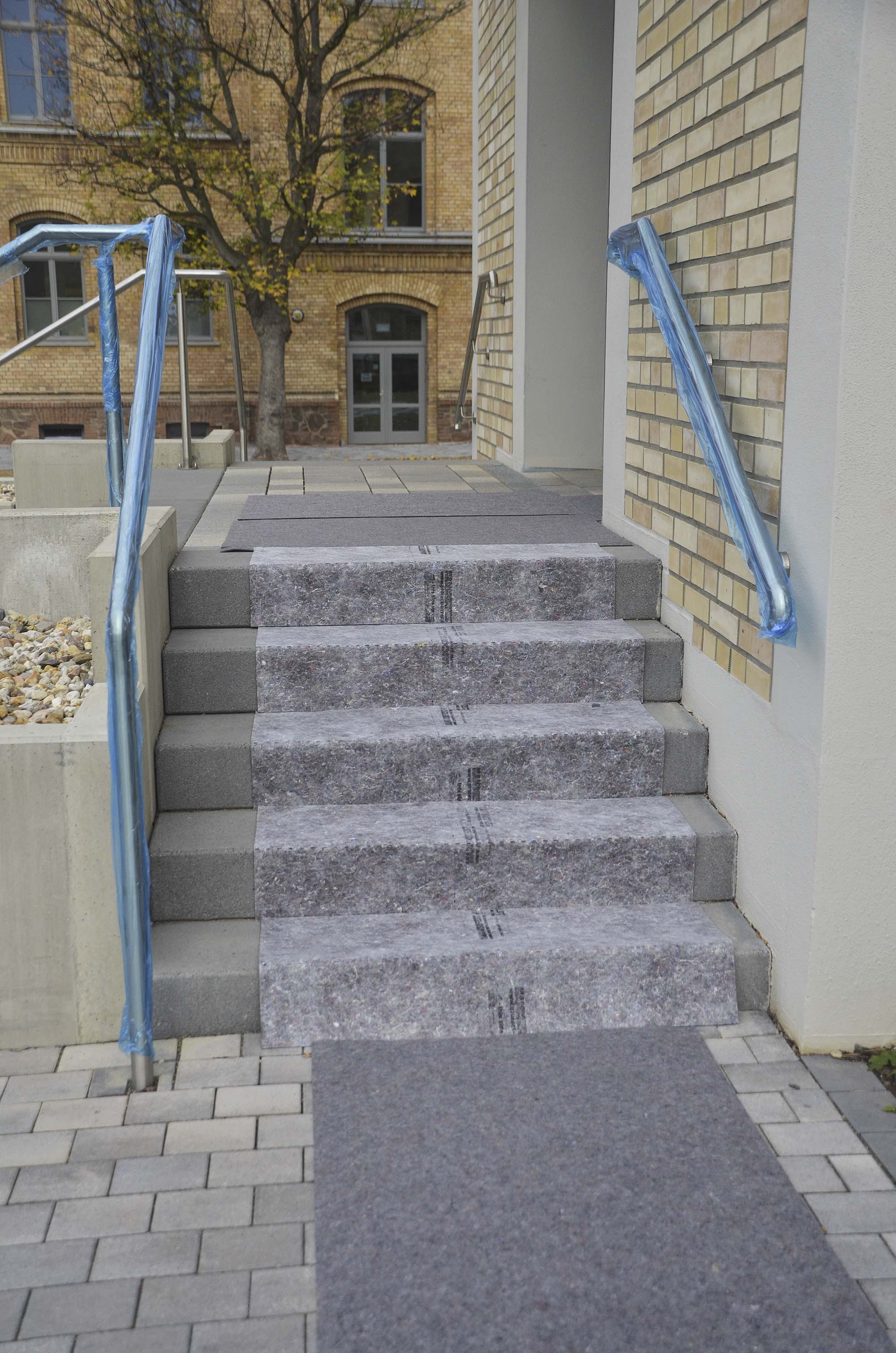 Treppenkanten Schutz-Profil atmungsaktiv 0,46 x 1 m Treppenstufen Schutz 850 g/m²